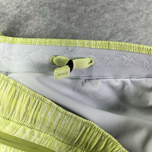 Stio Second Light Shorts Womens Medium 4" Green Tea Bark Stretch Hiking Running - Picture 9 of 11